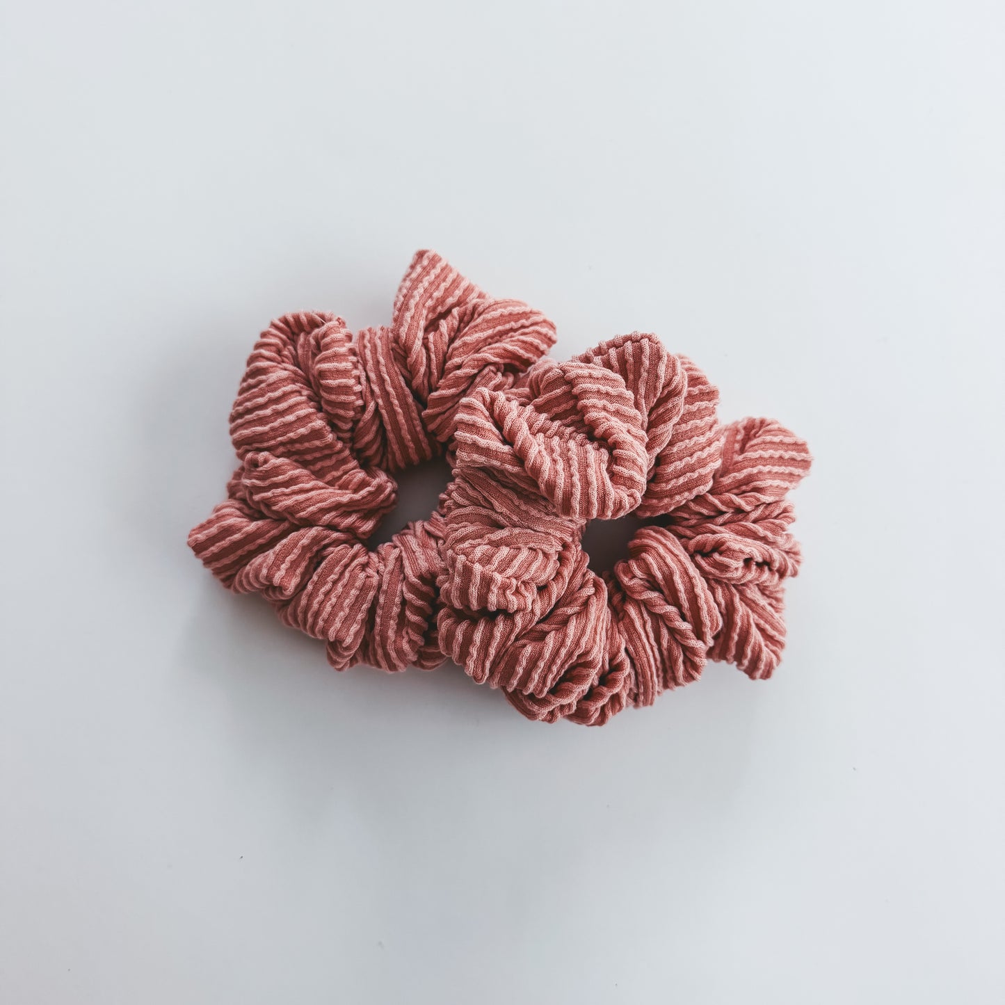 DUSTY ROSE | Wave Ribbed Scrunchie