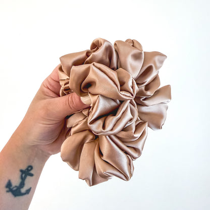 MYSTIC BEIGE SATIN | Scrunchie