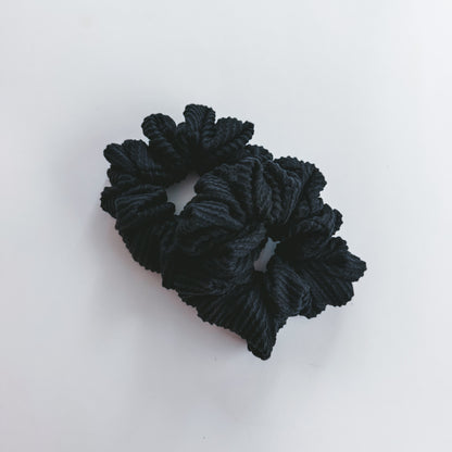 BLACK | Wave Ribbed Scrunchie