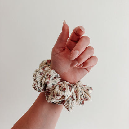 VINTAGE BOUQUET | Wave Ribbed Scrunchie