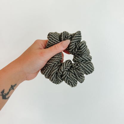 OLIVE | Wave Ribbed Scrunchie