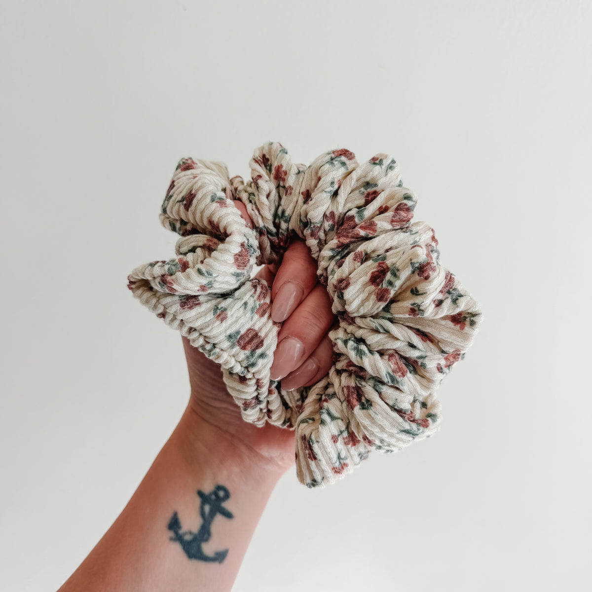 VINTAGE BOUQUET | Wave Ribbed Scrunchie