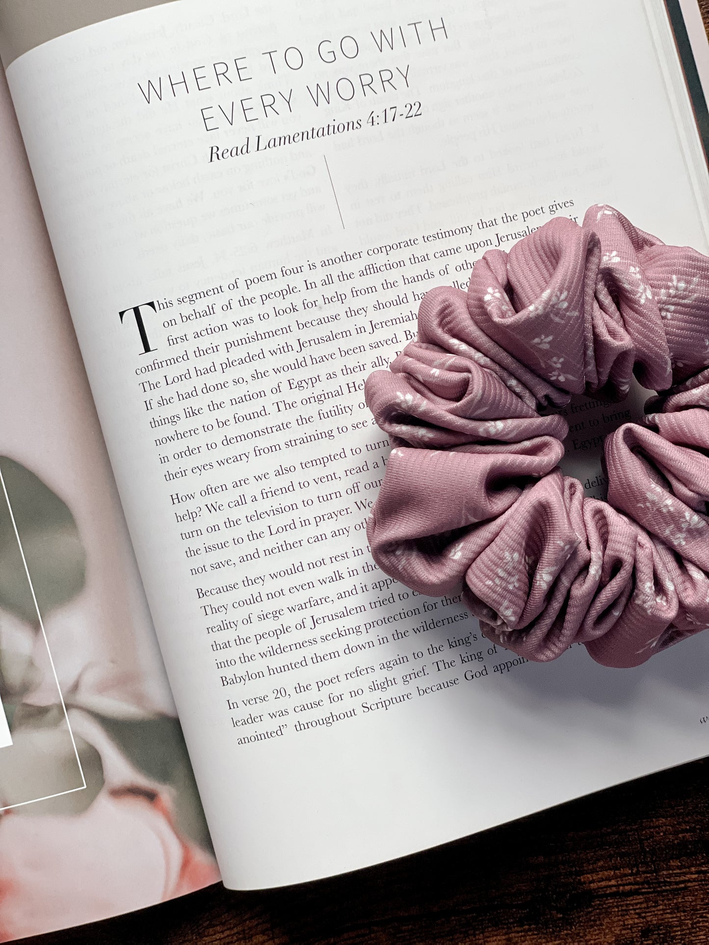 ROSE FLORAL | Classic Rib Scrunchie