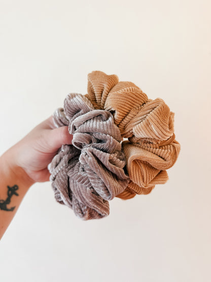 SHINY MOCHA VELVET RIB | Scrunchie
