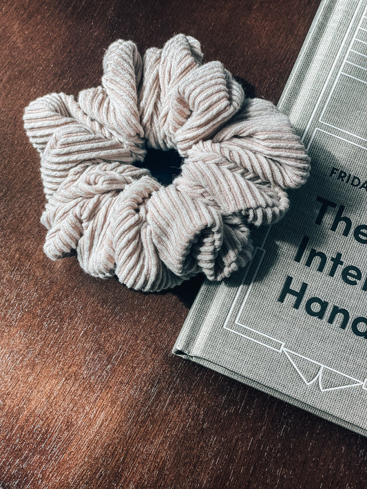 DUSTY TAUPE | Wave Ribbed Scrunchie
