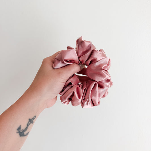 ROSE BLUSH | Satin Scrunchie