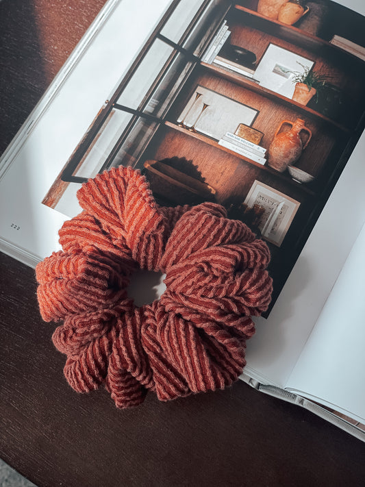 CINNAMON | Wave Ribbed Scrunchie
