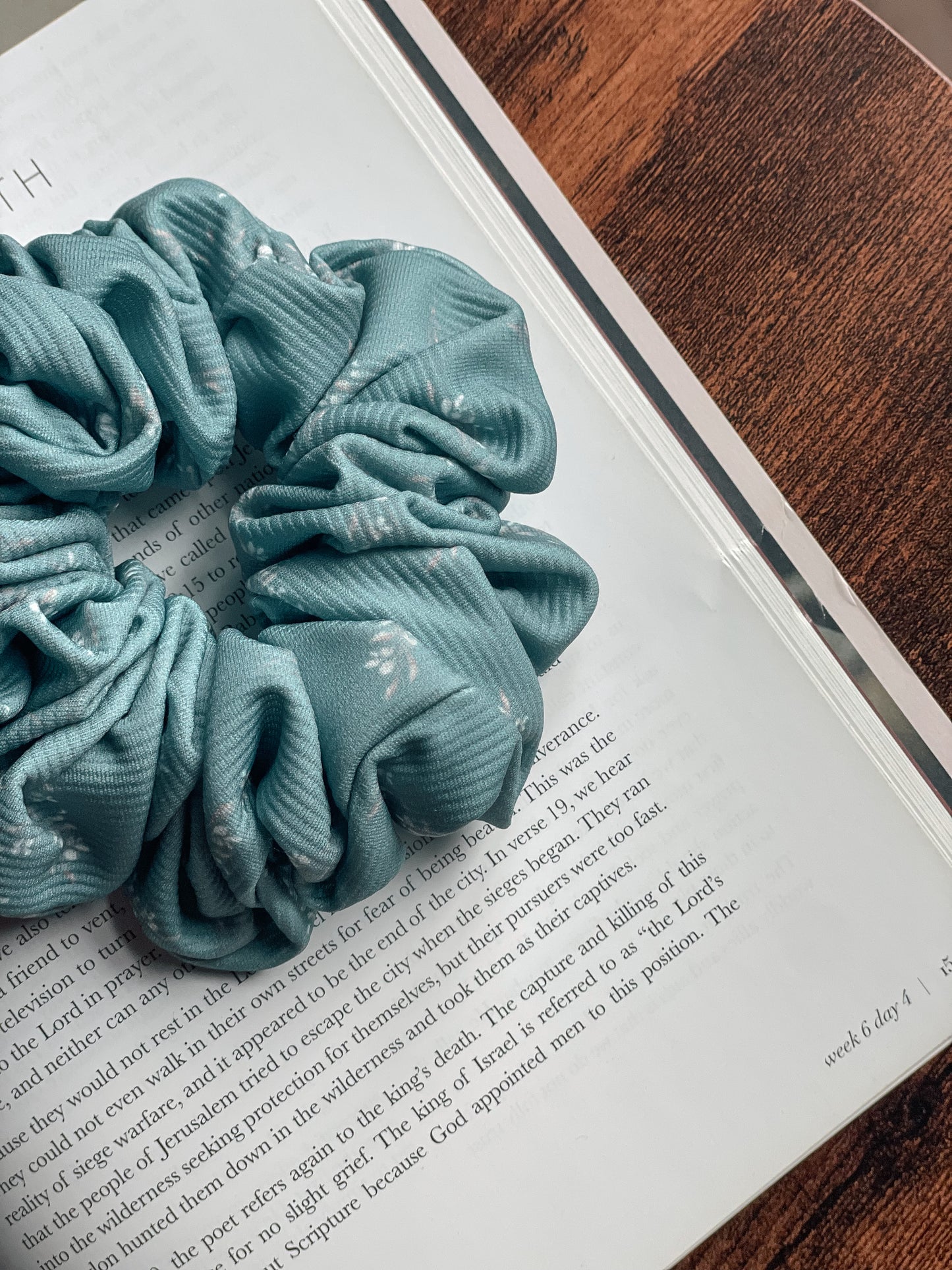 SEAFOAM FLORAL | Classic Rib Scrunchie