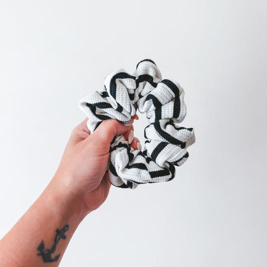 BLACK & WHITE STRIPED | Scrunchie