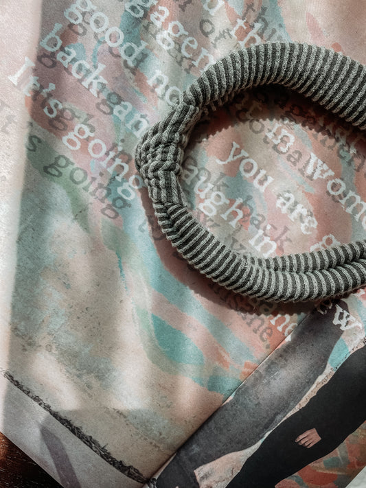 OLIVE | Wave Ribbed Knot Headband