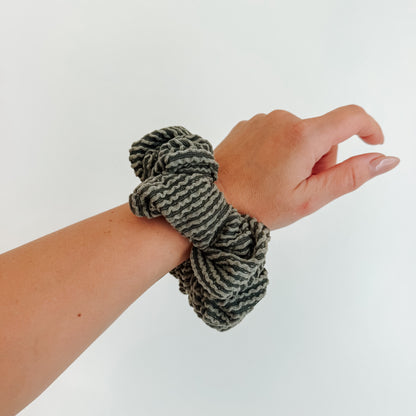 OLIVE | Wave Ribbed Scrunchie