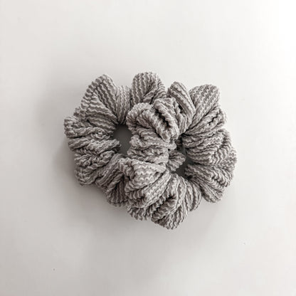 DUSTY SILVER | Wave Ribbed Scrunchie