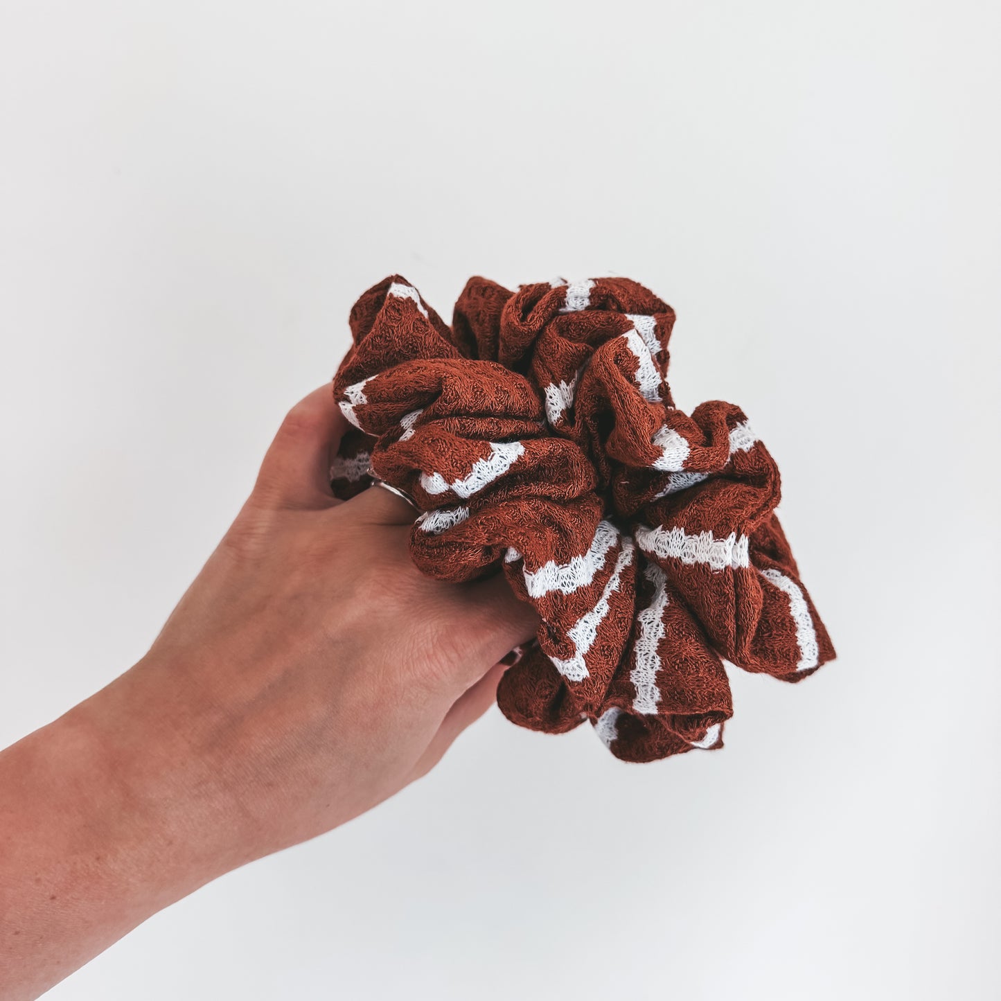 CHESTNUT STRIPES | Scrunchie
