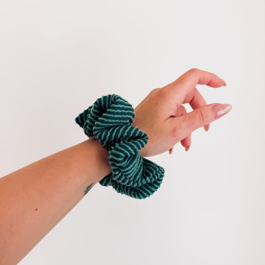 HUNTER | Wave Ribbed Scrunchie