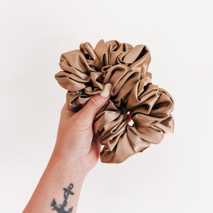 MOCHA | Classic Rib Scrunchie