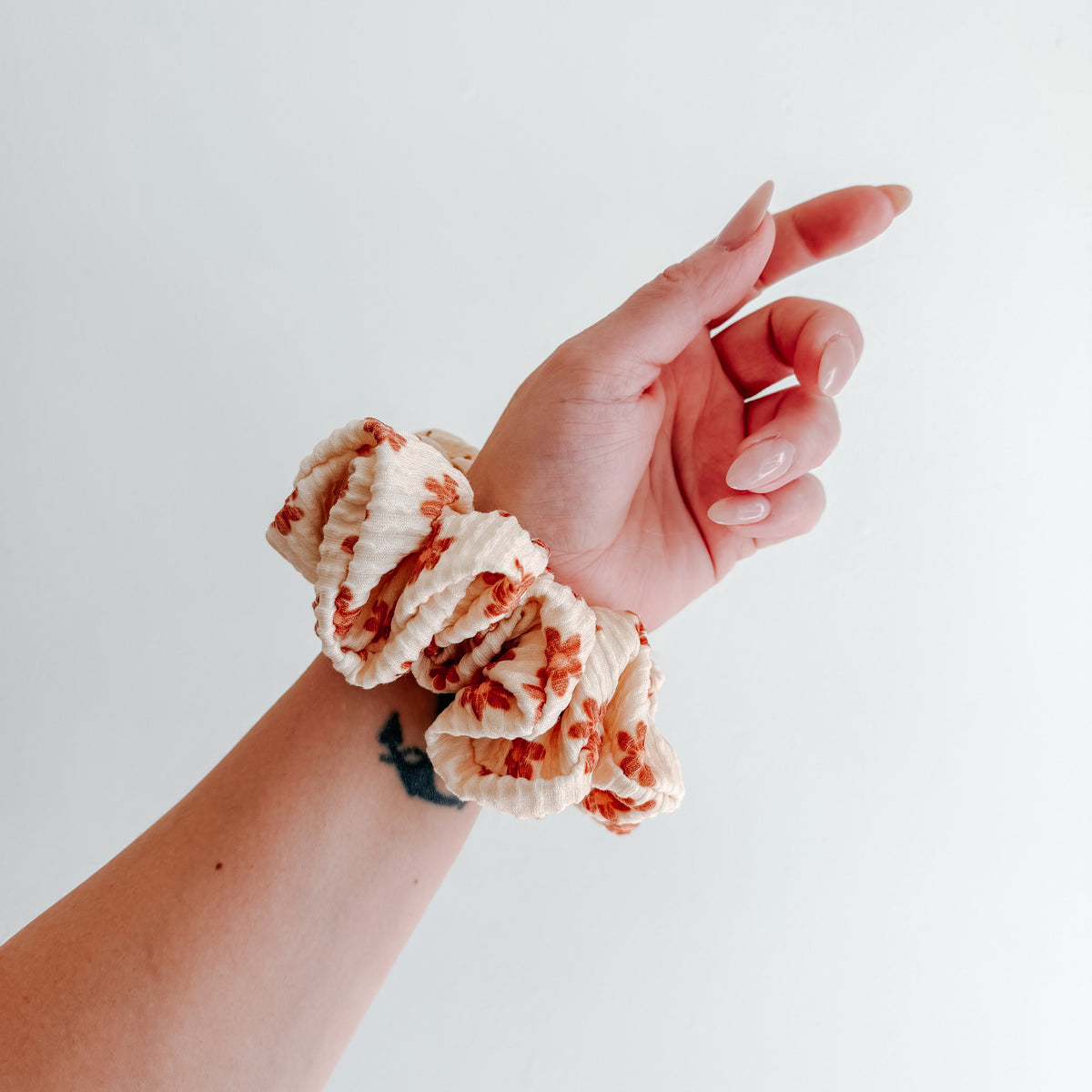 MINI RUST RETRO | Wave Ribbed Scrunchie