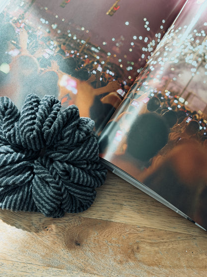 CHARCOAL | Wave Ribbed Scrunchie