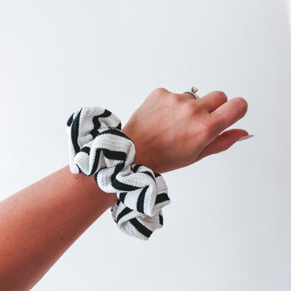 BLACK & WHITE STRIPED | Scrunchie