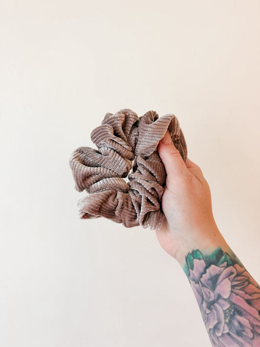SHINY MOCHA VELVET RIB | Scrunchie