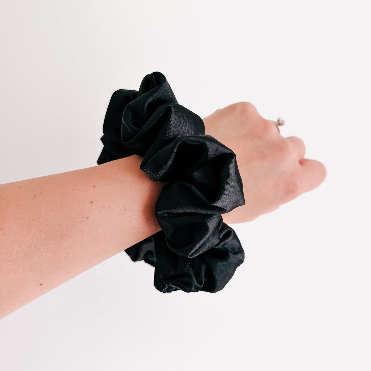 BLACK | Satin Scrunchie