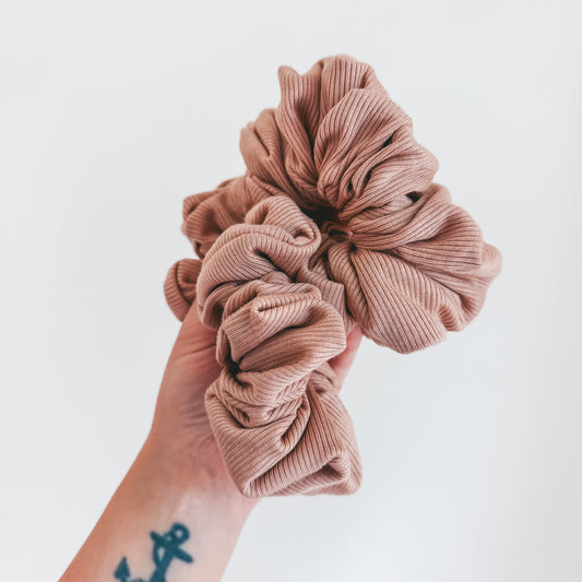 SOFTEST TAUPE | Rib Scrunchie